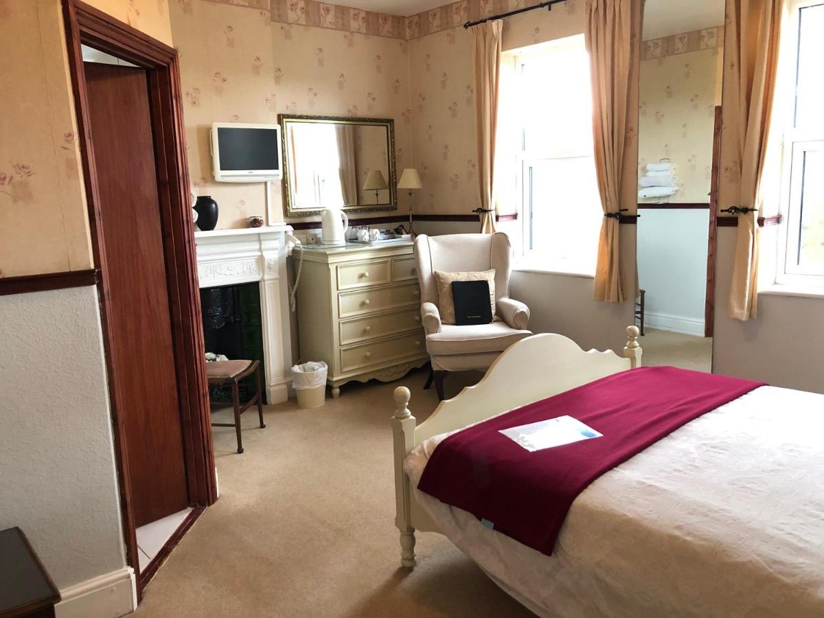 Brook House Bed and Breakfast Μπρόντγουεϊ Εξωτερικό φωτογραφία