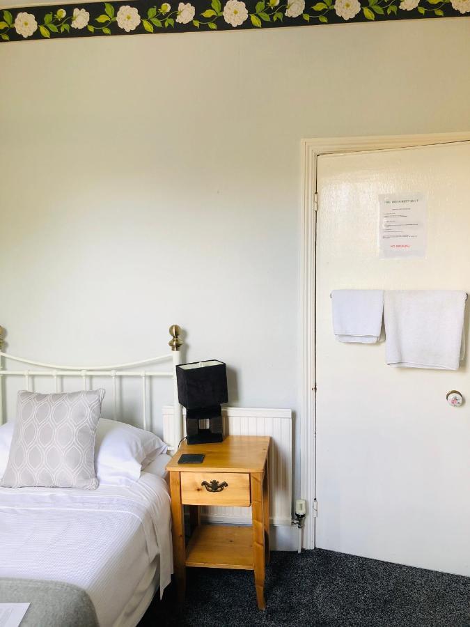 Brook House Bed and Breakfast Μπρόντγουεϊ Εξωτερικό φωτογραφία