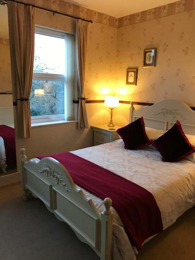 Brook House Bed and Breakfast Μπρόντγουεϊ Εξωτερικό φωτογραφία